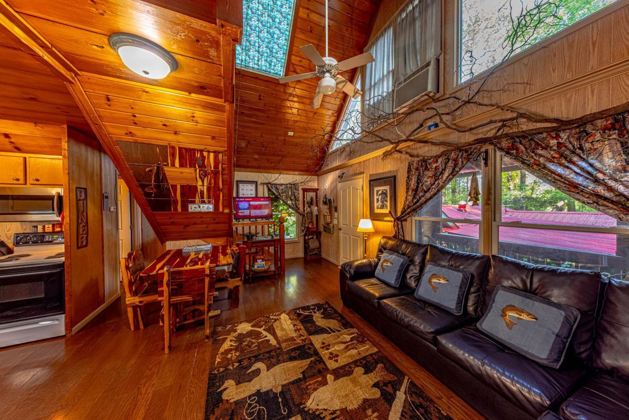 Bear Creek Lodge And Cabins In Helen Ga - Pet Friendly, River On Property, Walking Distance To Downtown Helen Exterior foto