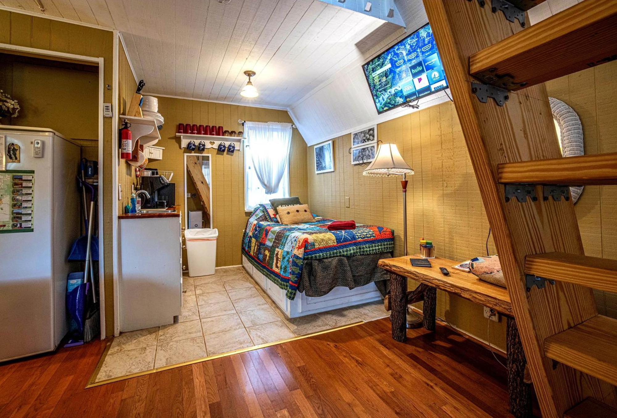Bear Creek Lodge And Cabins In Helen Ga - Pet Friendly, River On Property, Walking Distance To Downtown Helen Exterior foto
