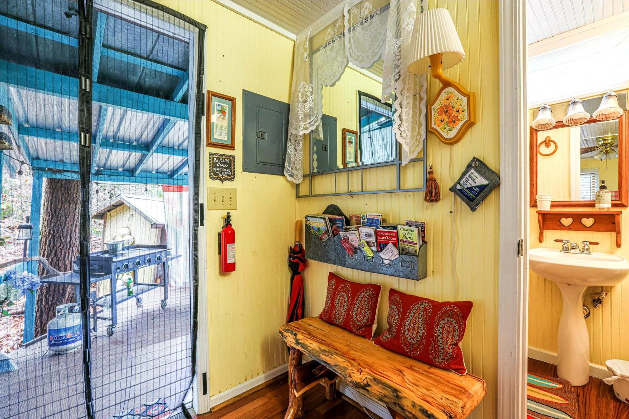 Bear Creek Lodge And Cabins In Helen Ga - Pet Friendly, River On Property, Walking Distance To Downtown Helen Exterior foto