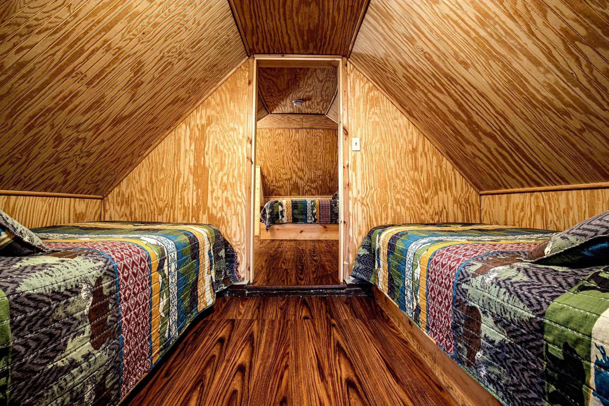 Bear Creek Lodge And Cabins In Helen Ga - Pet Friendly, River On Property, Walking Distance To Downtown Helen Exterior foto