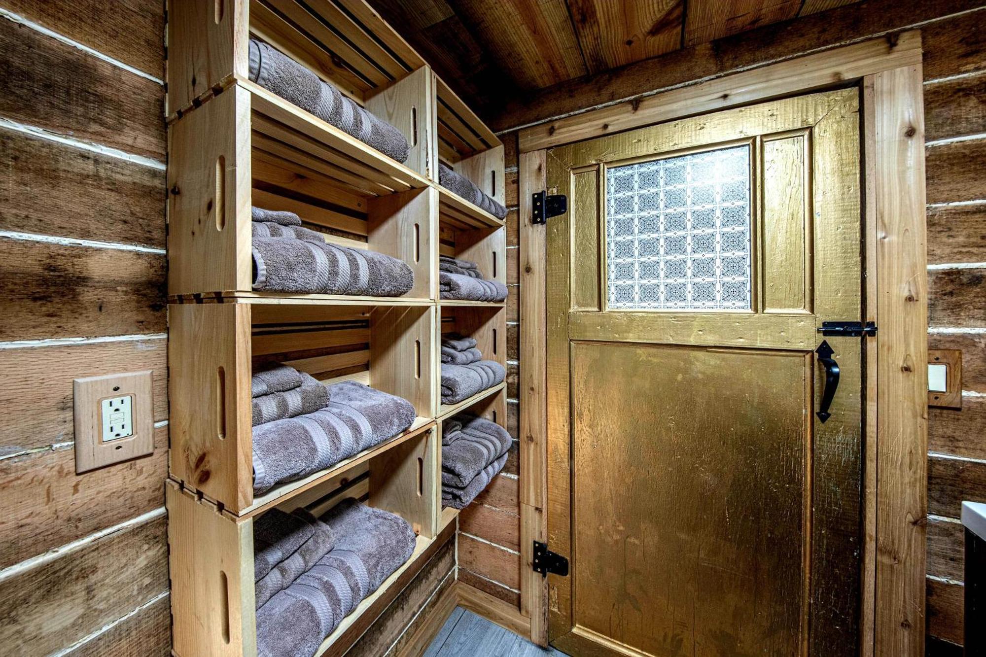 Bear Creek Lodge And Cabins In Helen Ga - Pet Friendly, River On Property, Walking Distance To Downtown Helen Exterior foto