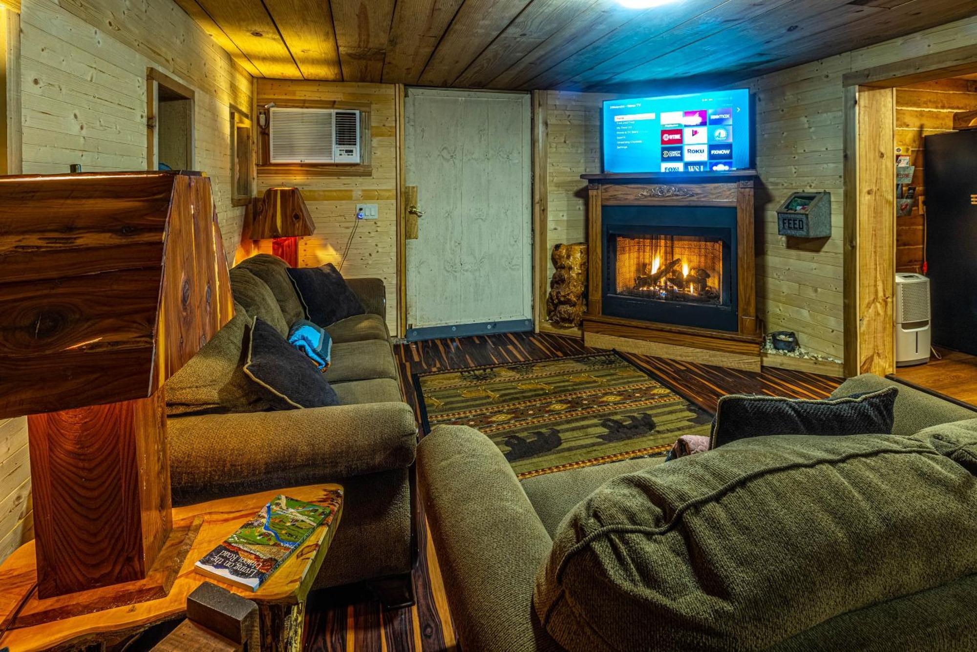 Bear Creek Lodge And Cabins In Helen Ga - Pet Friendly, River On Property, Walking Distance To Downtown Helen Exterior foto