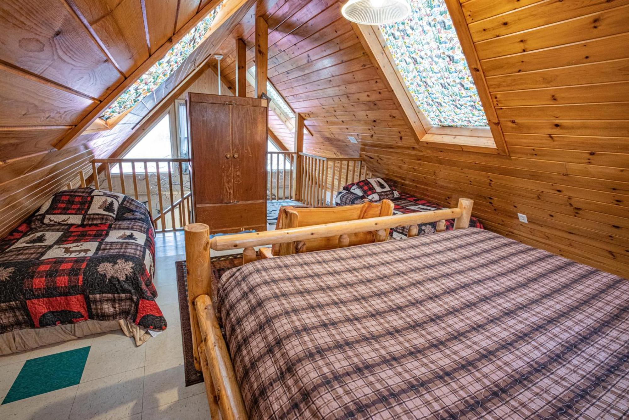 Bear Creek Lodge And Cabins In Helen Ga - Pet Friendly, River On Property, Walking Distance To Downtown Helen Exterior foto